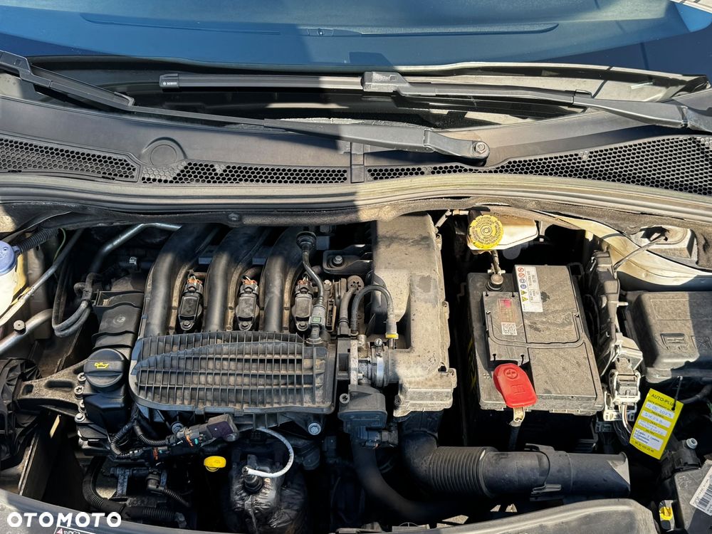 Peugeot 208 1.2 PureTech Active - 12