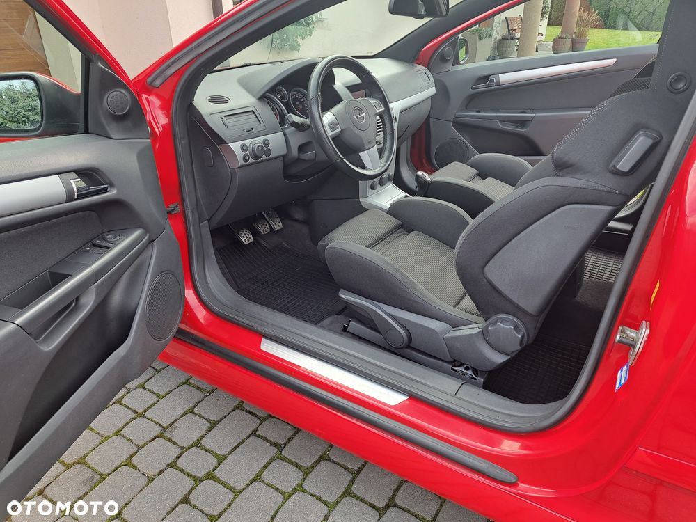 Opel Astra GTC 1.6 Sport - 19