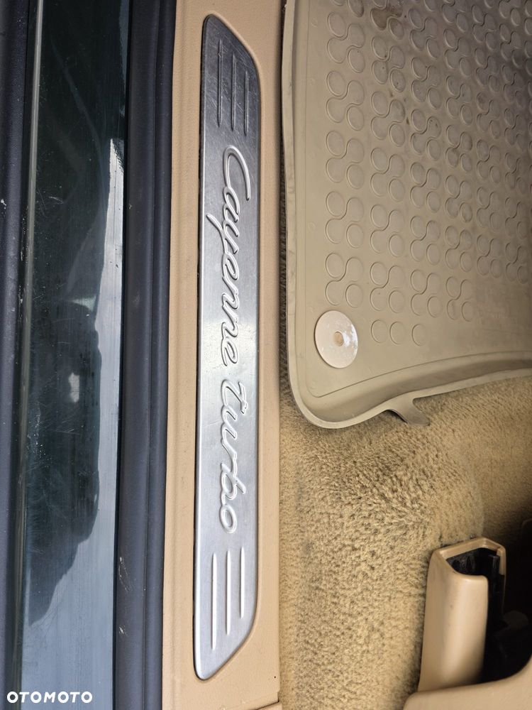 Porsche Cayenne - 18