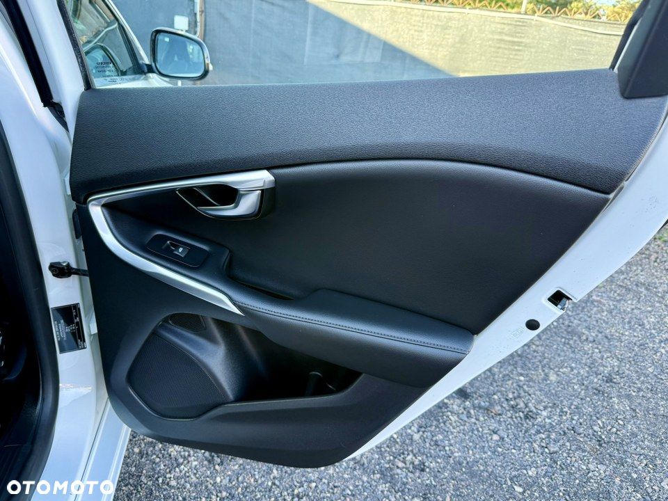 Volvo V40 T3 Summum - 36