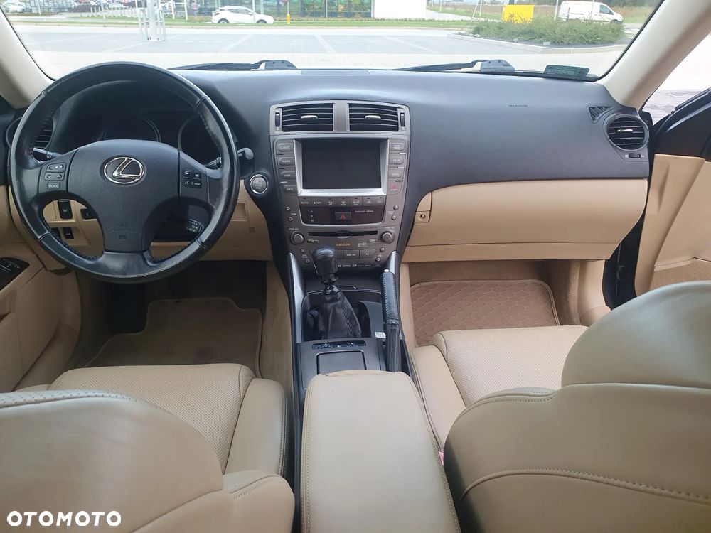 Lexus IS 220 D Prestige - 7