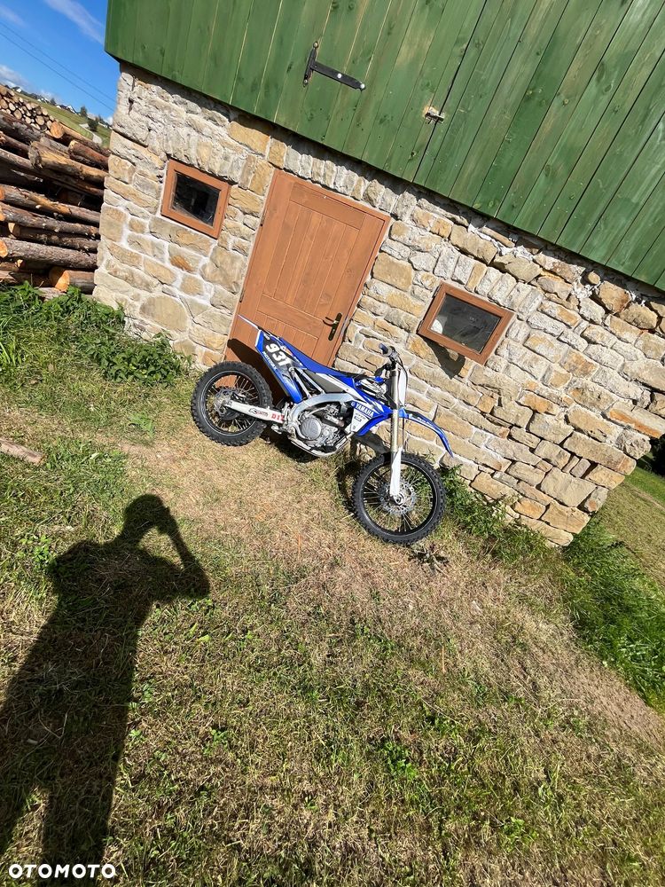 Yamaha YZF - 11