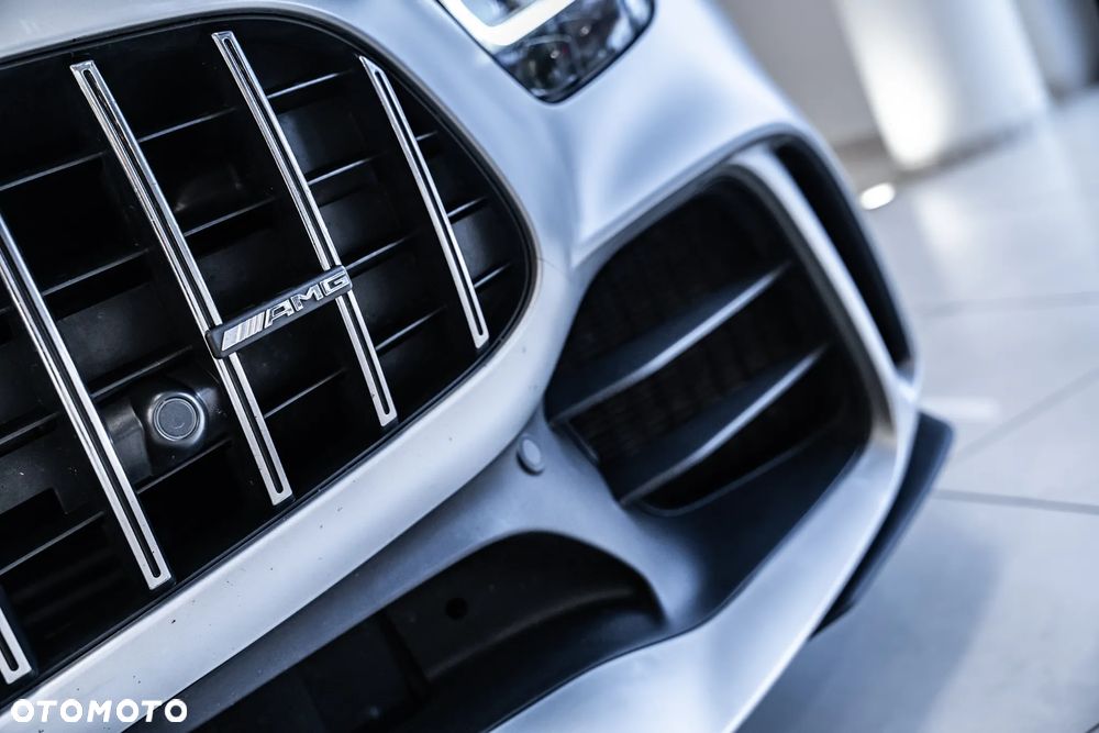 Mercedes-Benz AMG GT R - 12