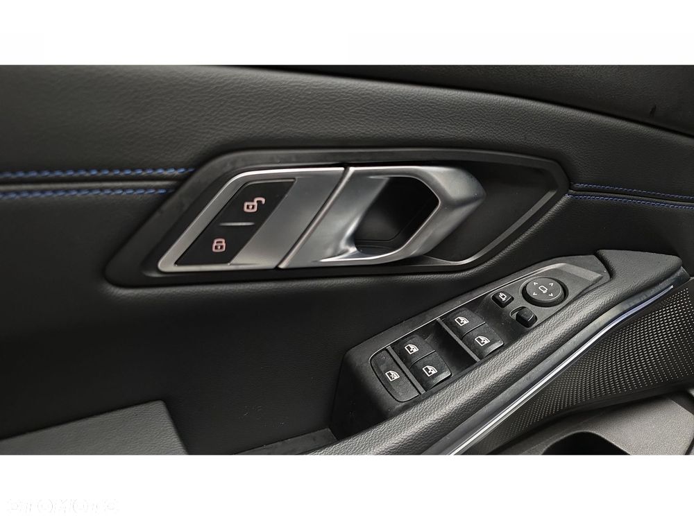 BMW Seria 3 320d xDrive mHEV M Sport - 28