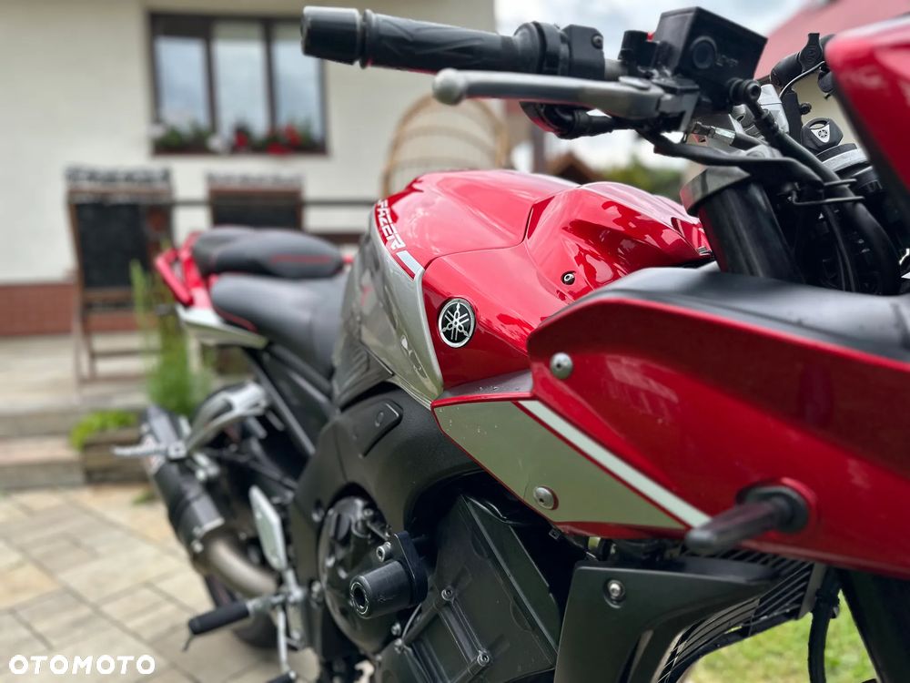 Yamaha FZ - 12