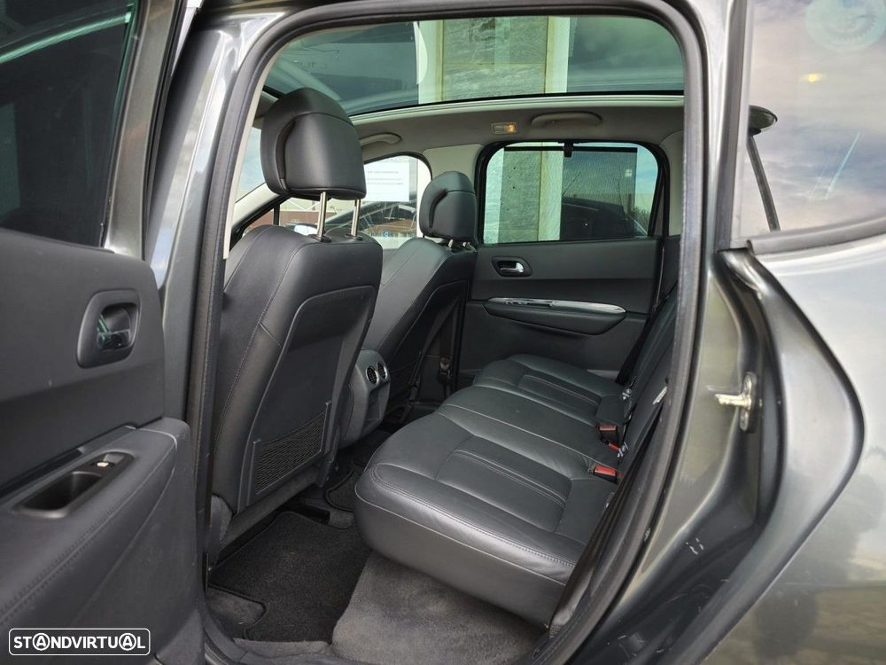 Peugeot 3008 1.6 e-HDi Executive CMP6 - 16