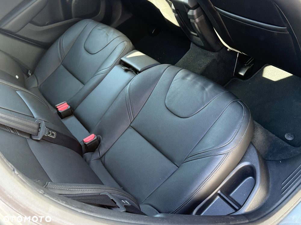 Volvo V40 T3 Momentum - 11