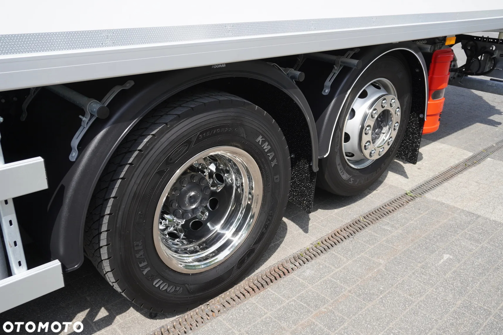 Mercedes-Benz Actros 2545 MP5 6x2 E6 / NOWA chłodnia Igloocar / 19 palet - 25