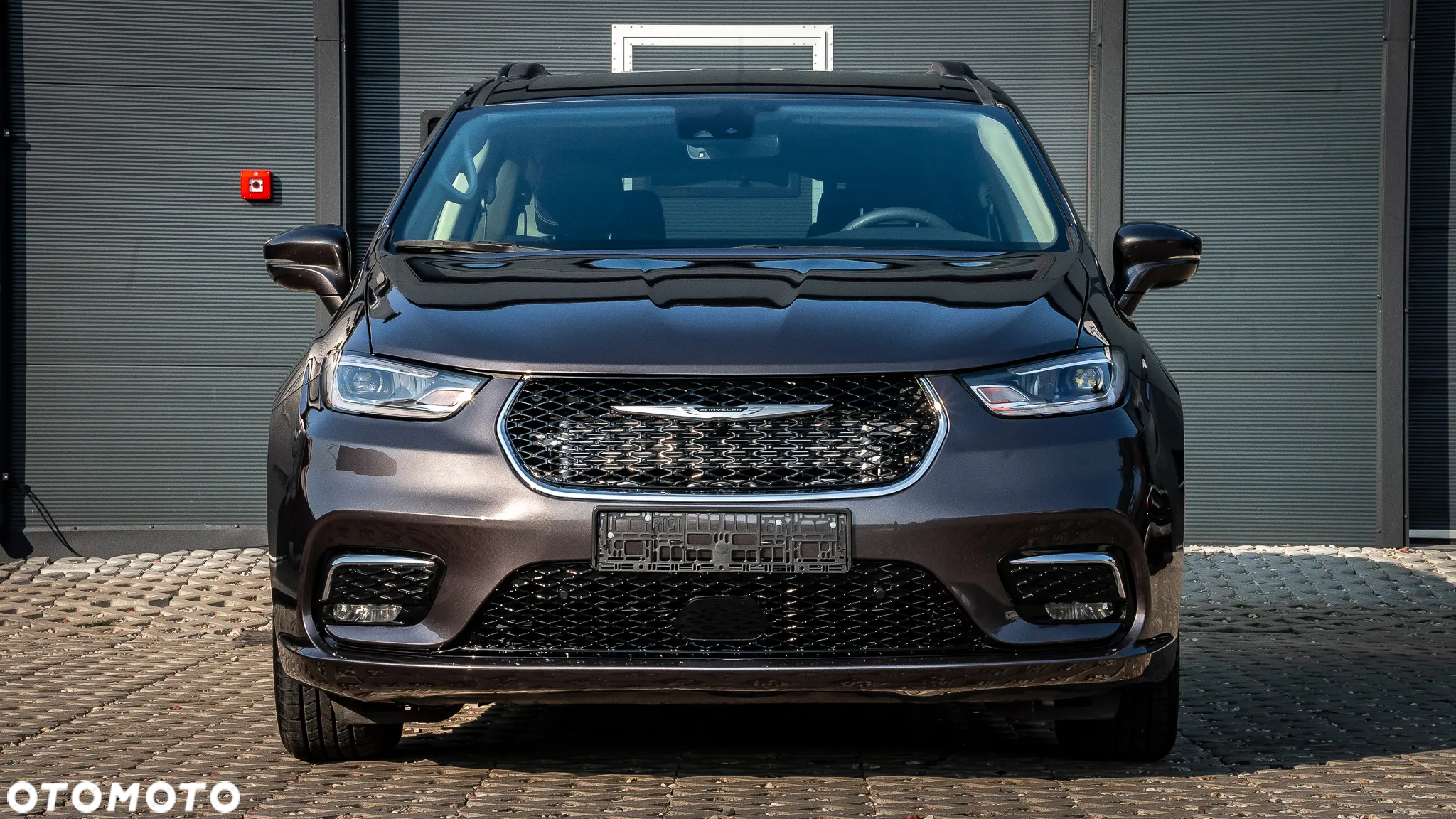 Chrysler Pacifica - 10