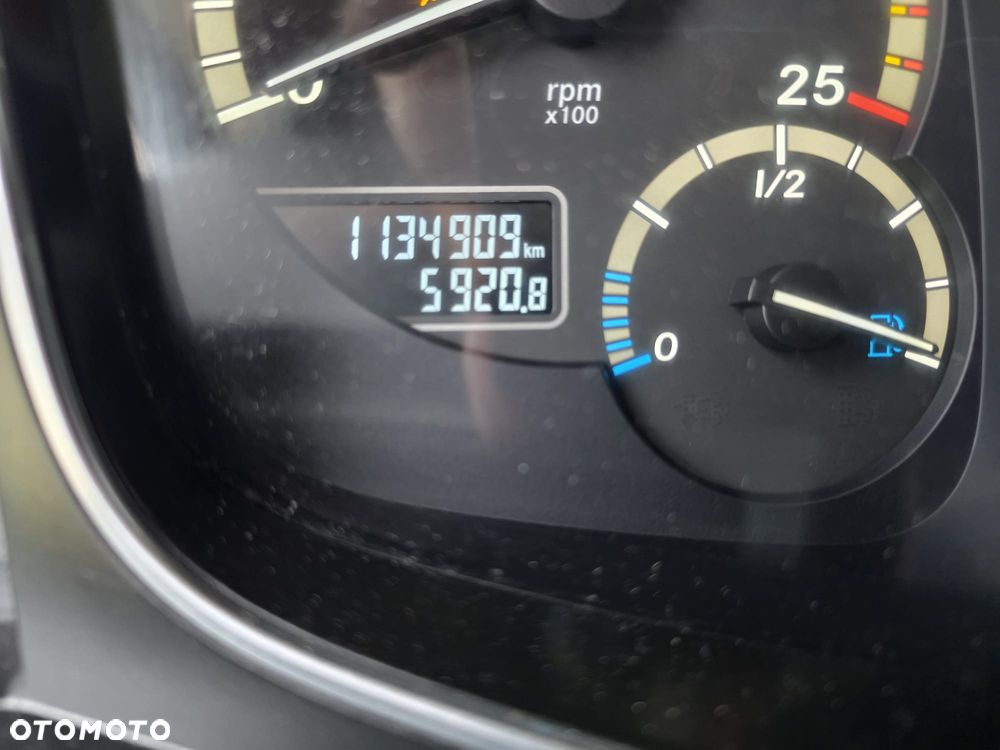 Mercedes-Benz ACTROS - 11