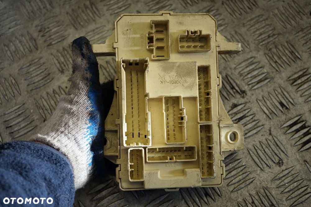 SKRZYNKA BEZPIECZNIKÓW CEED I LIFT 1.6 CRDI 91950-1H510 KIA 2009-2012 - 2