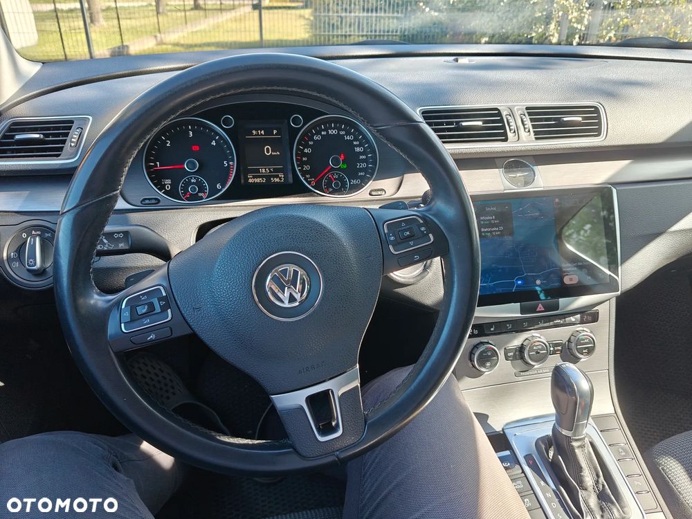 Volkswagen Passat 2.0 TDI DSG Comfortline - 4