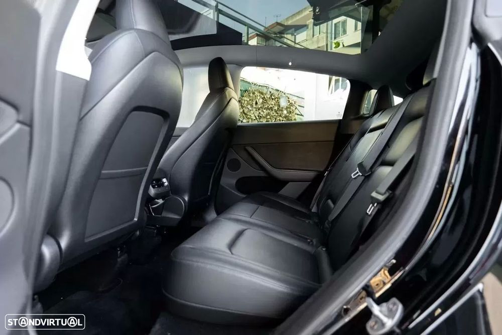 Tesla Model Y Long Range Dual Motor AWD - 22