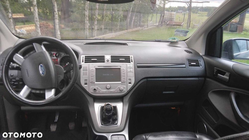 Ford Kuga - 4