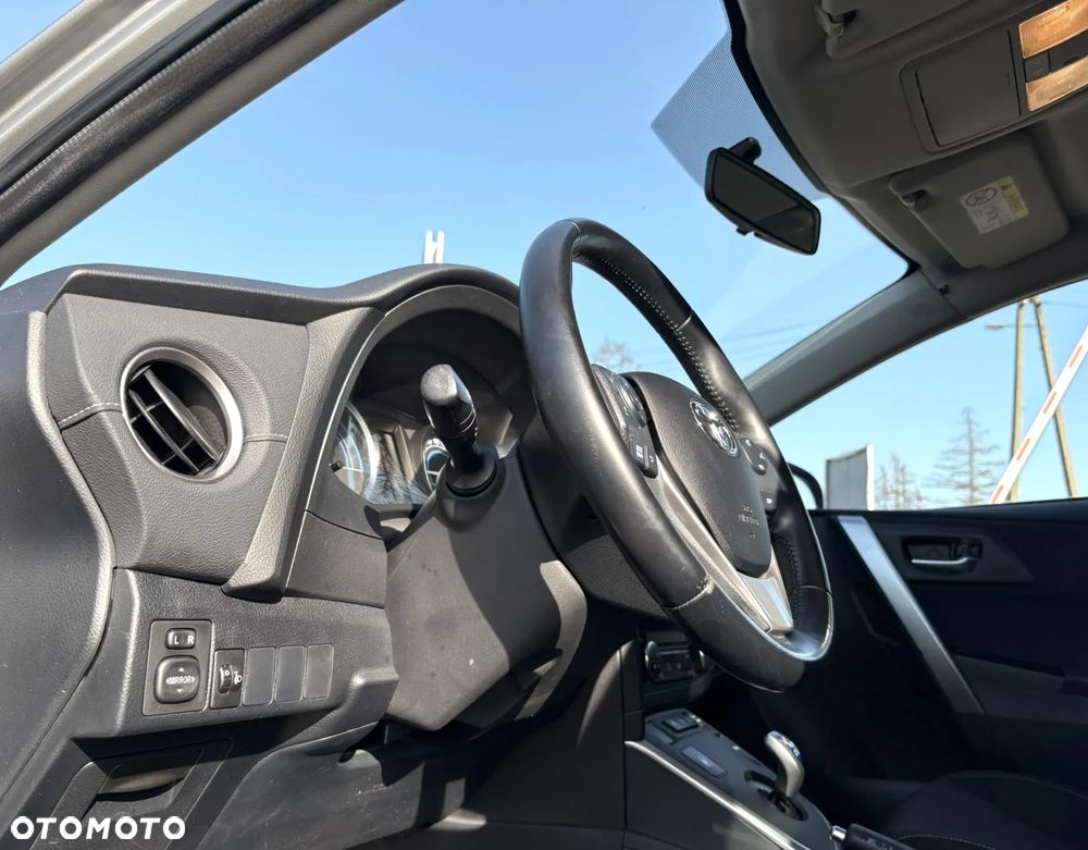 Toyota Auris - 10