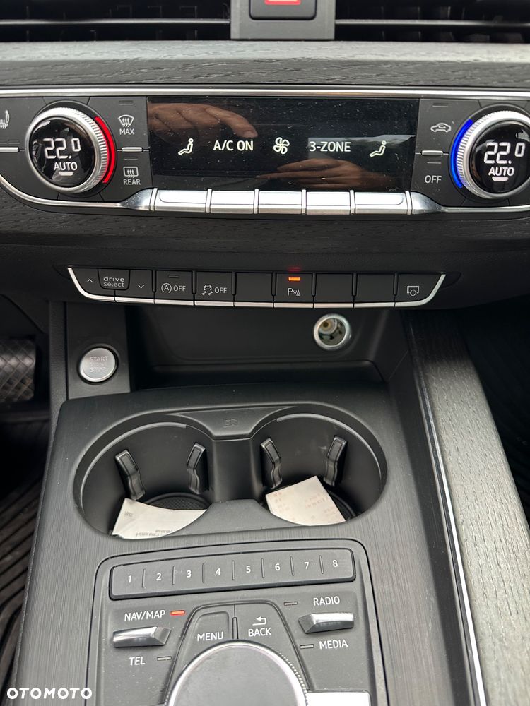 Audi A4 Limousine - 5