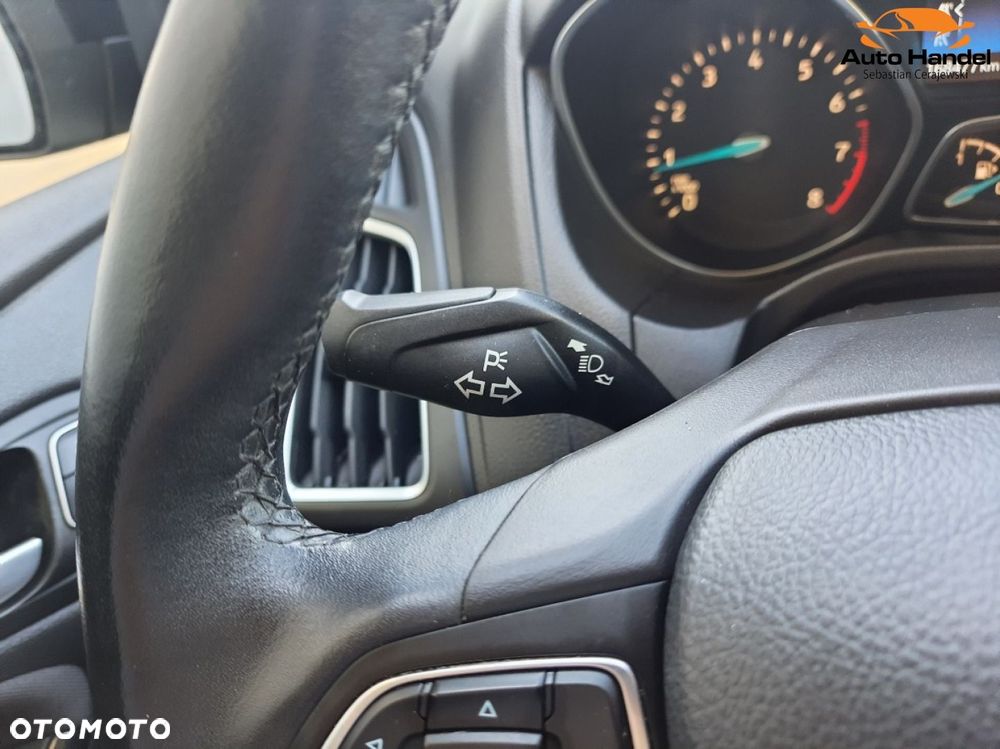 Ford Focus Turnier 1.0 EcoBoost Start-Stopp-System TITANIUM - 25