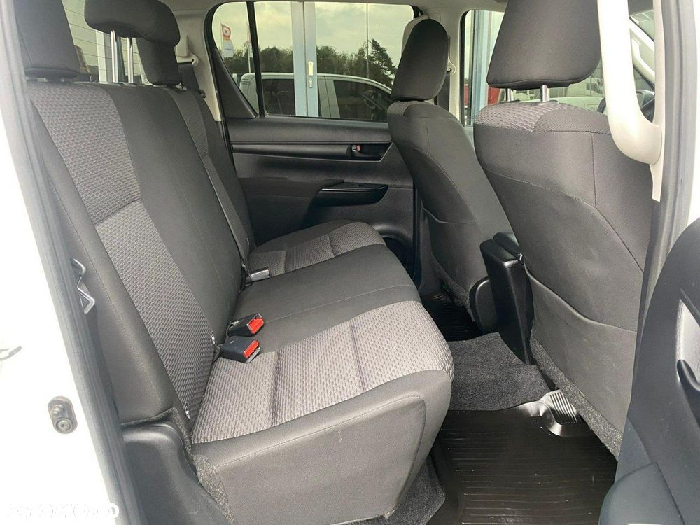 Toyota Hilux - 10