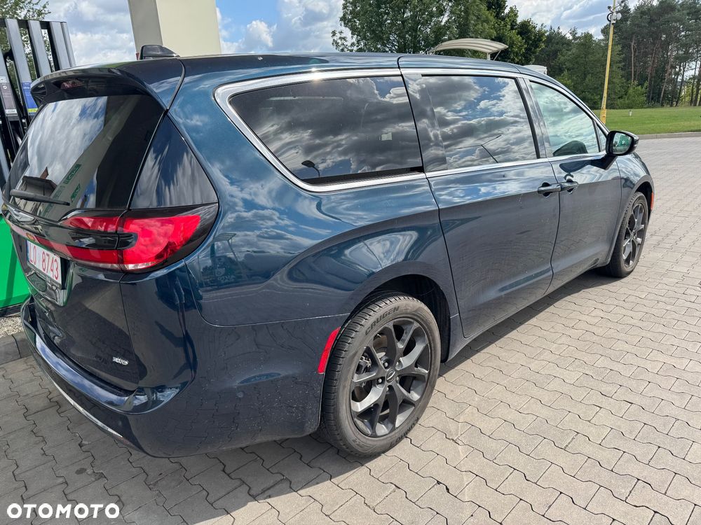 Chrysler Pacifica - 5