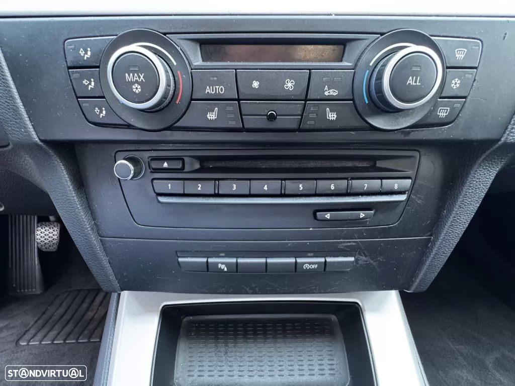 BMW 318 d DPF Touring Edition Sport - 25