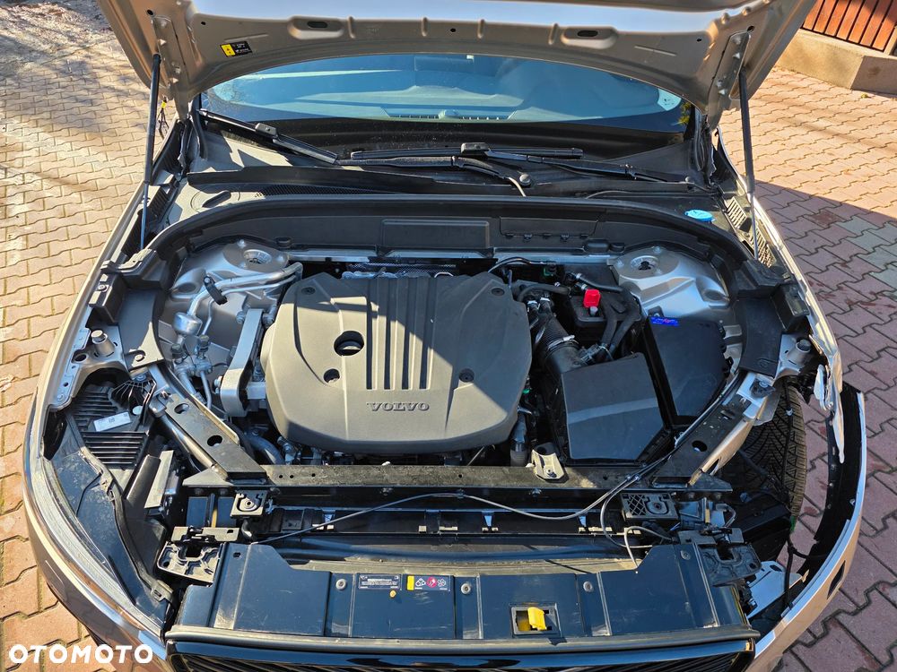 Volvo XC 60 B5 B AWD Plus Dark - 16
