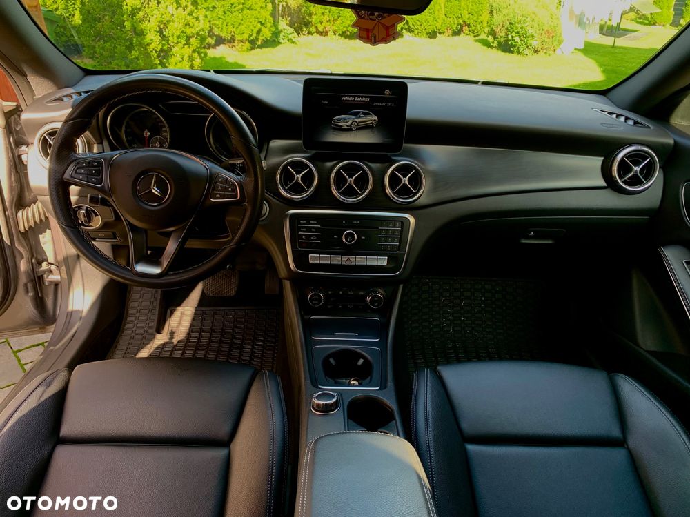 Mercedes-Benz CLA 250 4-Matic AMG Line - 18