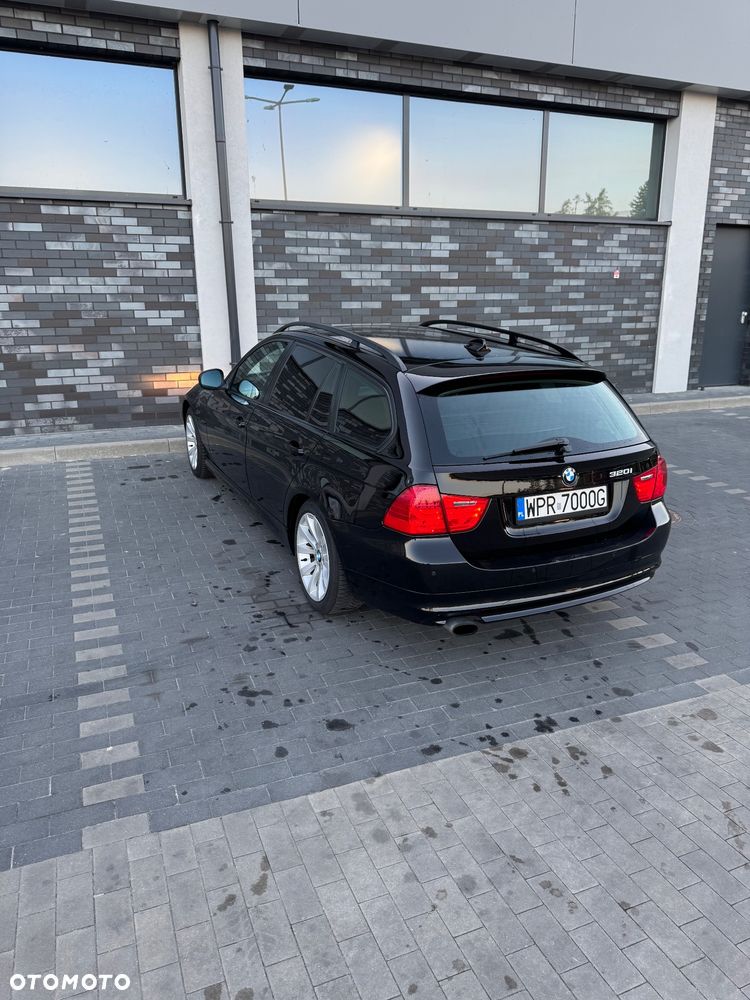 BMW Seria 3 320i - 9