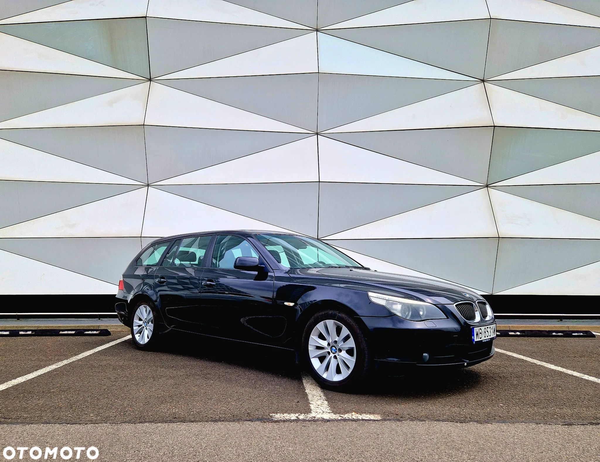 BMW Seria 5 545i - 1