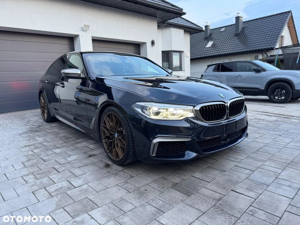 BMW Seria 5 M550i xDrive - 4