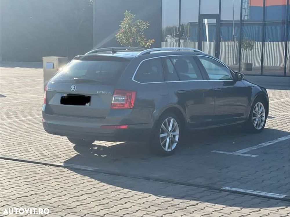 Skoda Octavia 1.6 TDI DSG Ambition - 2