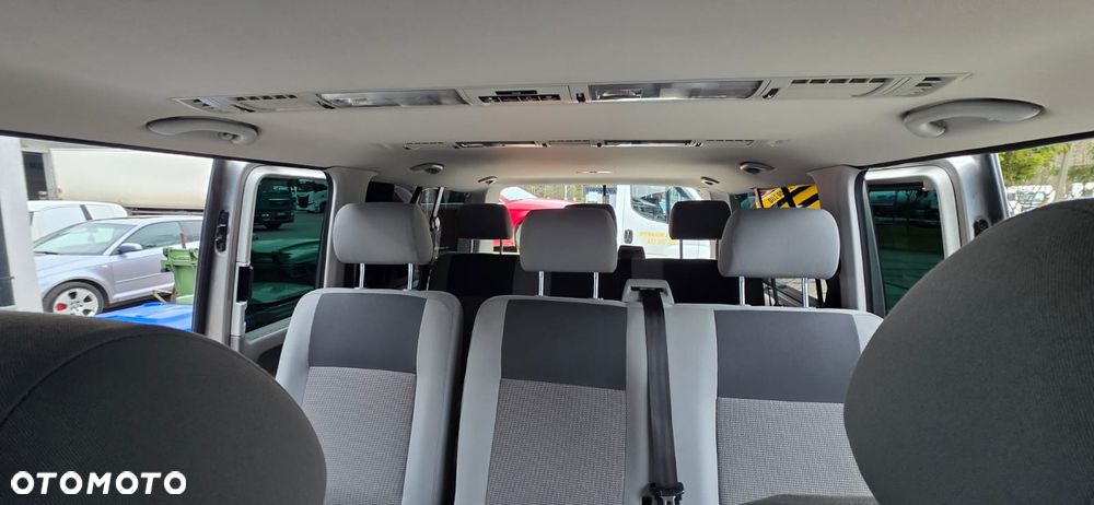 Volkswagen Caravelle - 24