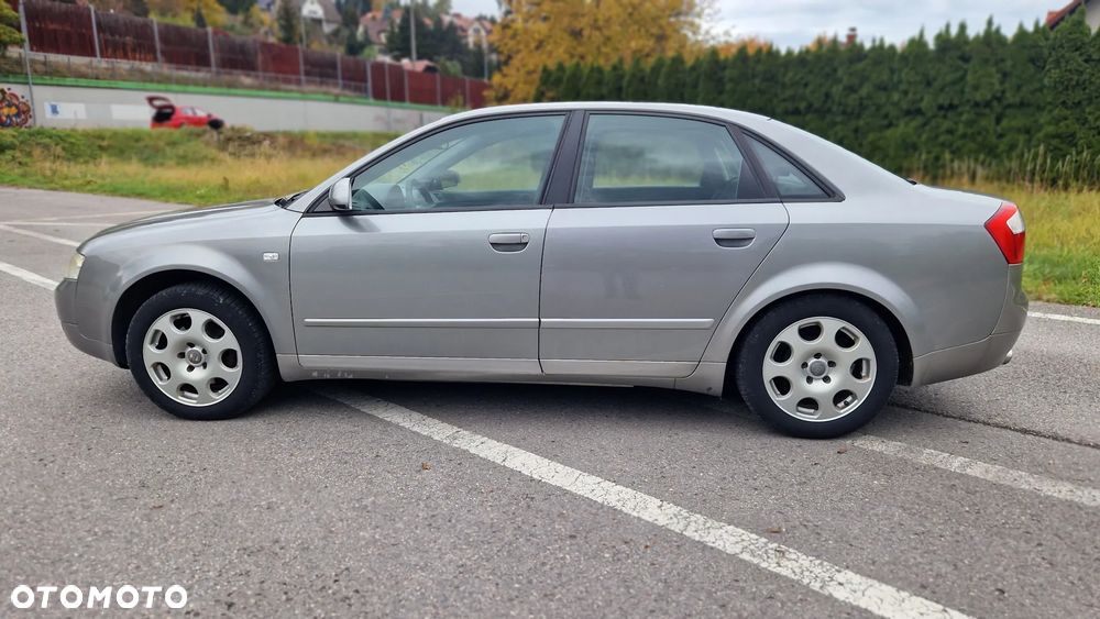 Audi A4 Limousine - 9