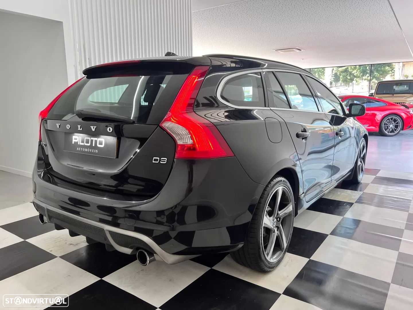 Volvo V60 2.0 D3 R-Design Start/Stop - 8