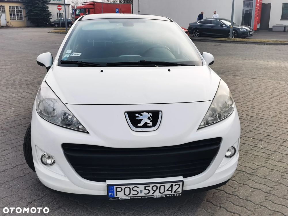 Peugeot 207 - 1