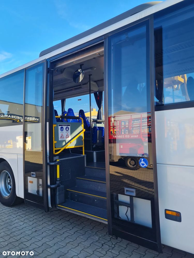 Mercedes-Benz INTOURO - 23