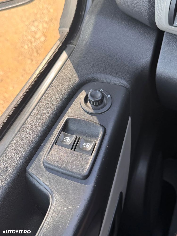 Renault Trafic - 10