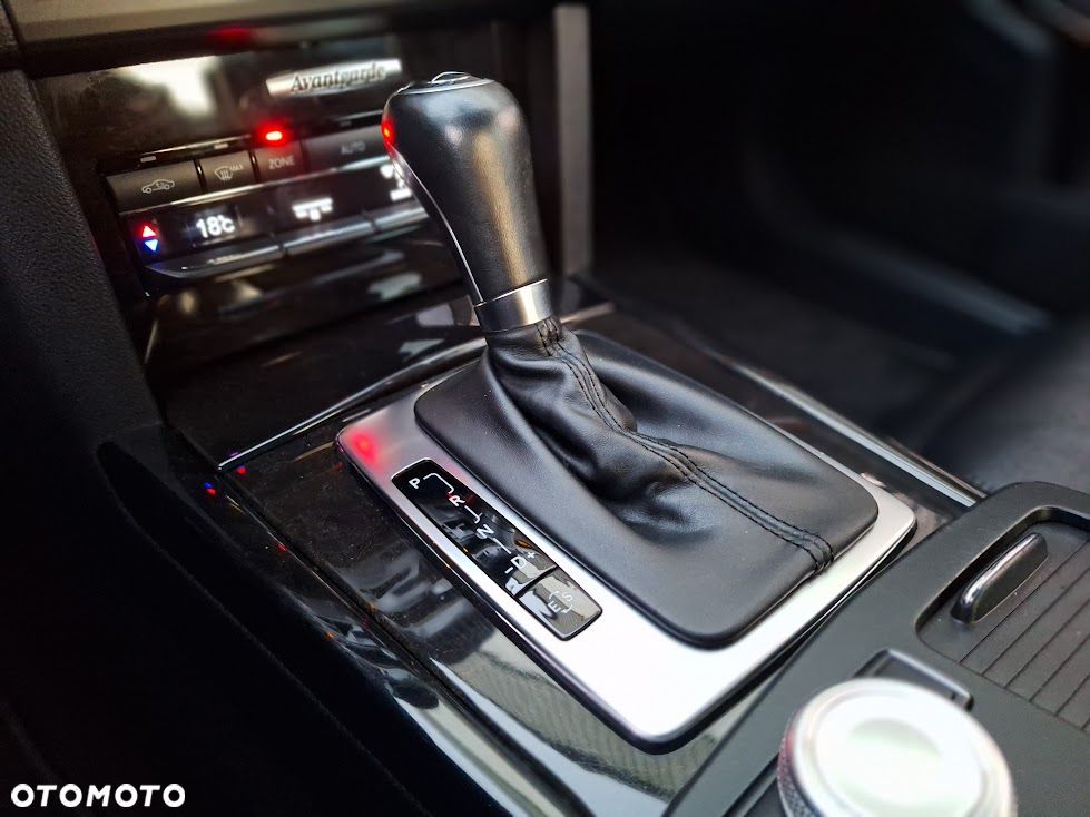 Mercedes-Benz Klasa C 180 Kompressor BlueEFFICIENCY Elegance - 7