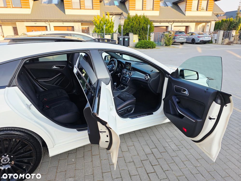 Mercedes-Benz CLA 180 d AMG Line - 9