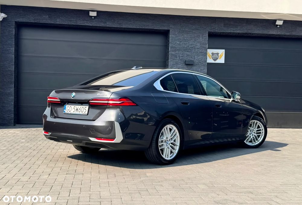 BMW Seria 5 520d mHEV M Sport - 6