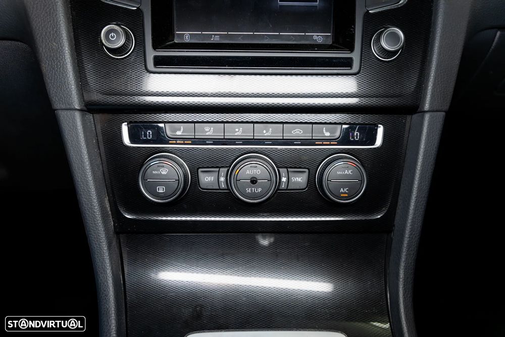 VW Golf GTI Performance BlueMotion DSG - 22