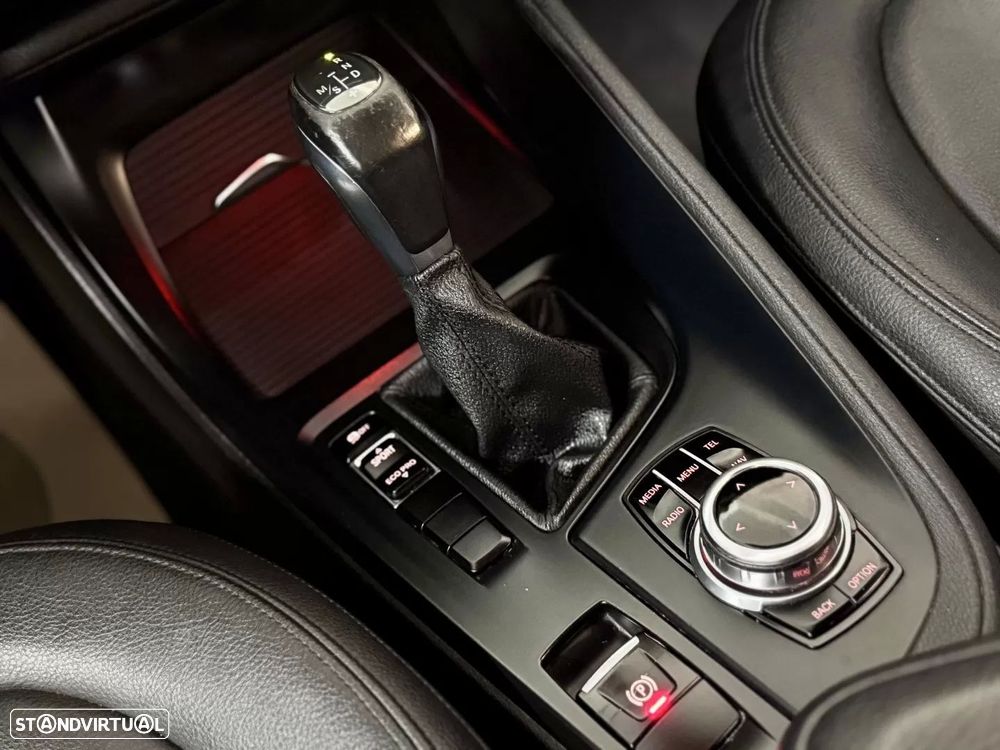 BMW X1 18 d sDrive Auto xLine - 37
