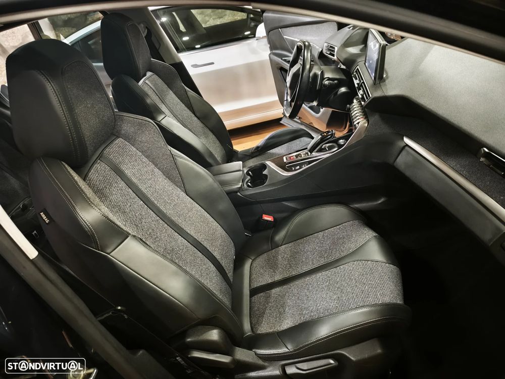 Peugeot 3008 225 e-EAT8 Allure Pack - 11