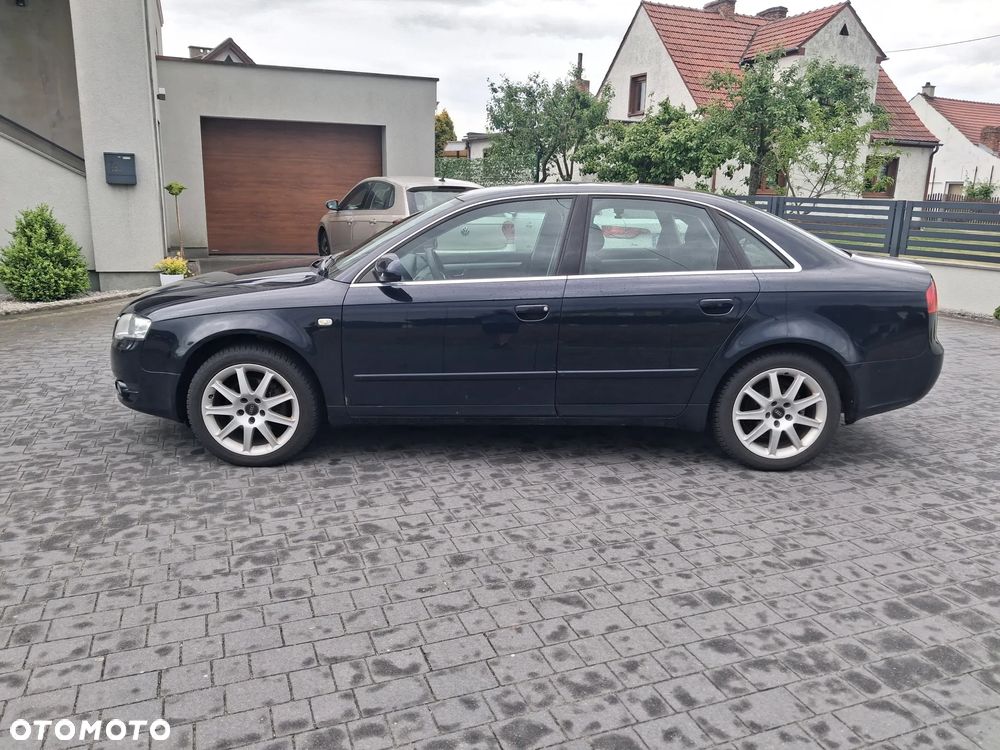 Audi A4 Limousine - 4