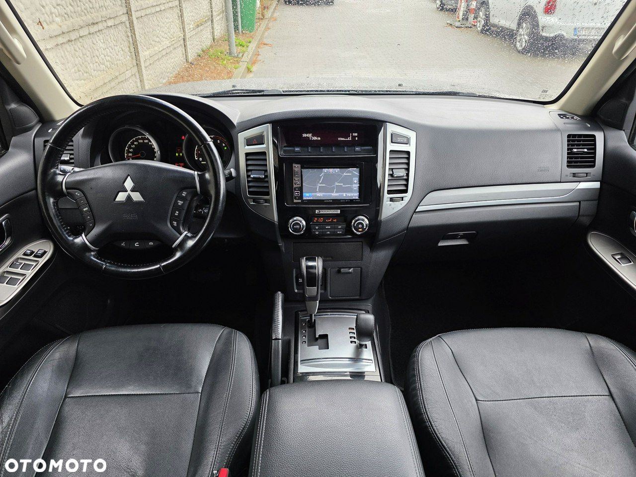 Mitsubishi Pajero - 14