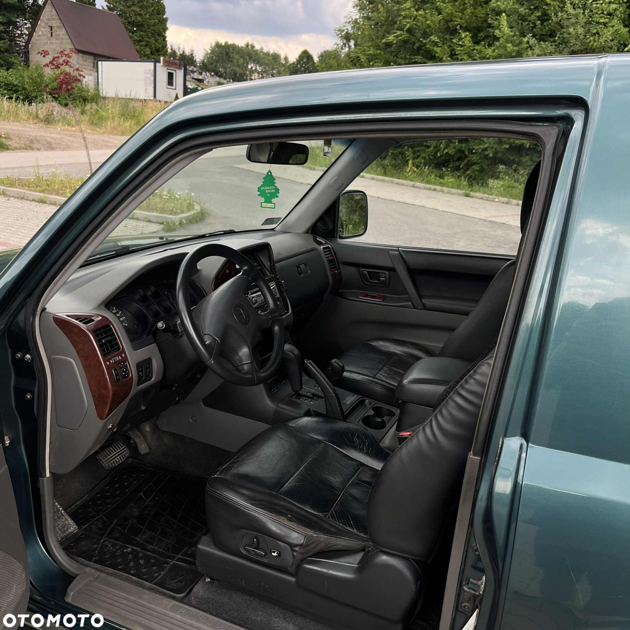 Mitsubishi Pajero - 9