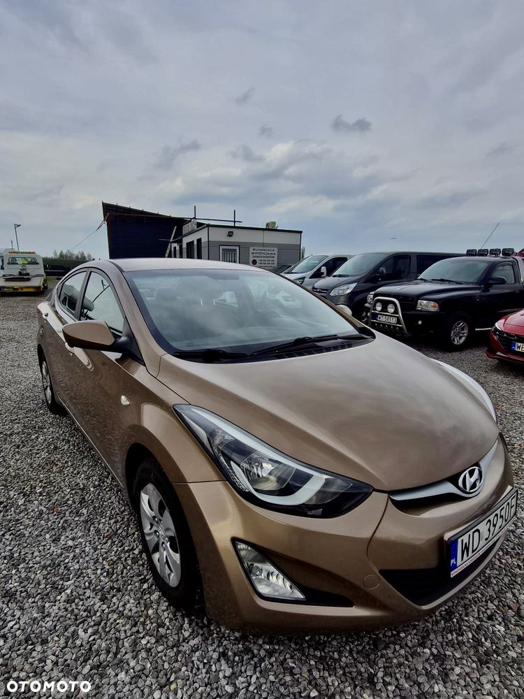 Hyundai Elantra 1.6 Comfort - 3