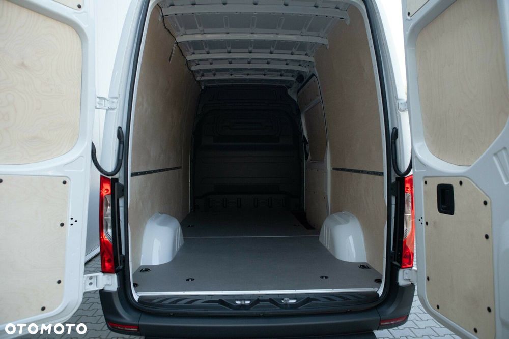 Mercedes-Benz Sprinter - 15