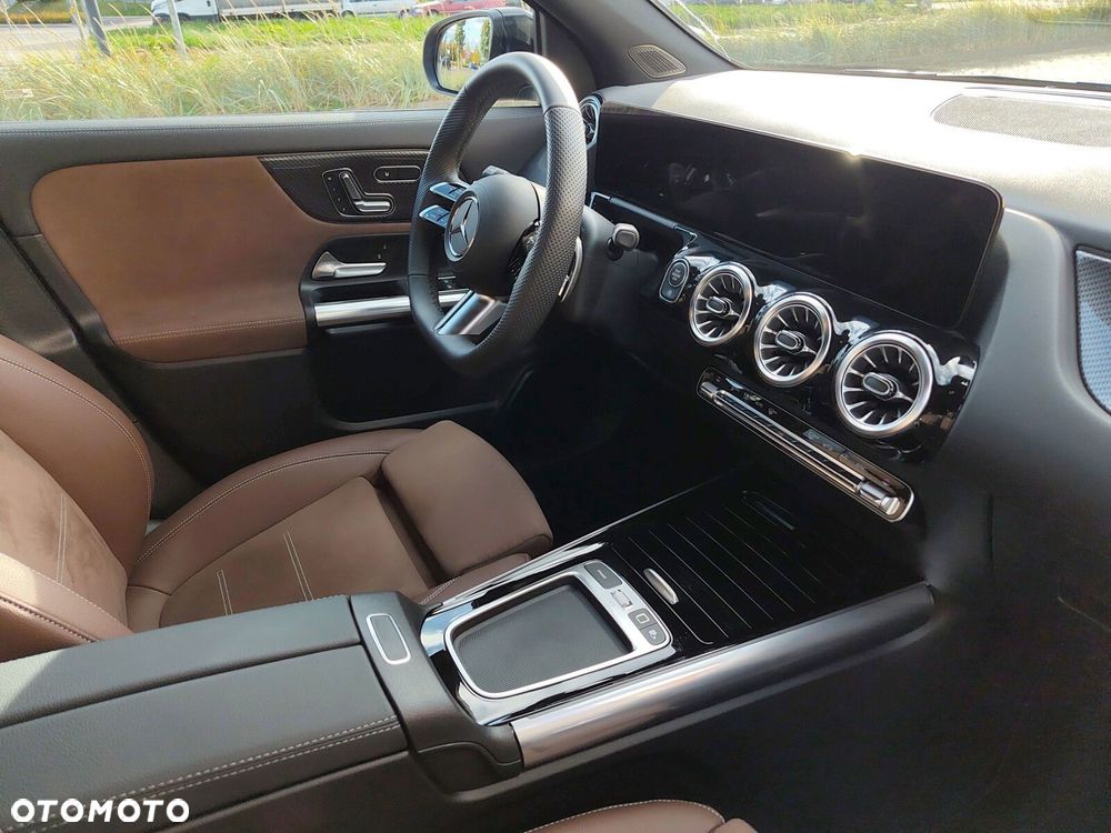 Mercedes-Benz GLA 200 mHEV AMG Line 7G-DCT - 13