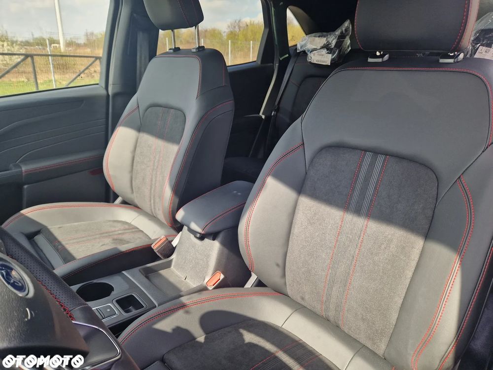 Ford Kuga - 10