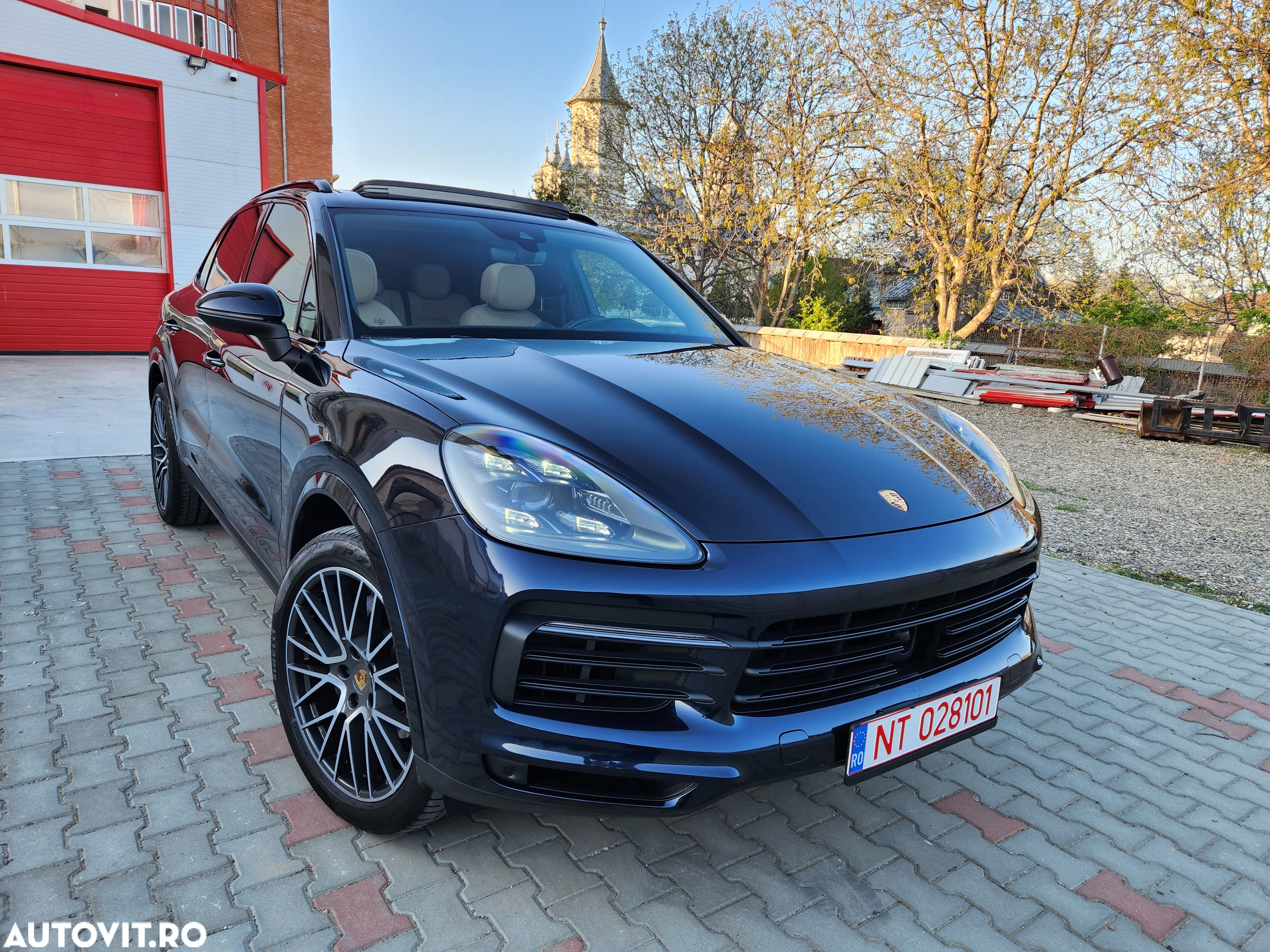 Porsche Cayenne - 1